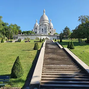 Le Nid De Montmartre París