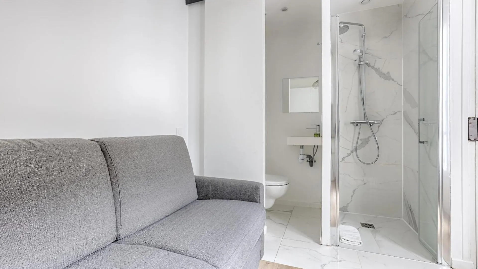 Montmartre/Moulin Rouge Studio Apartment Paris