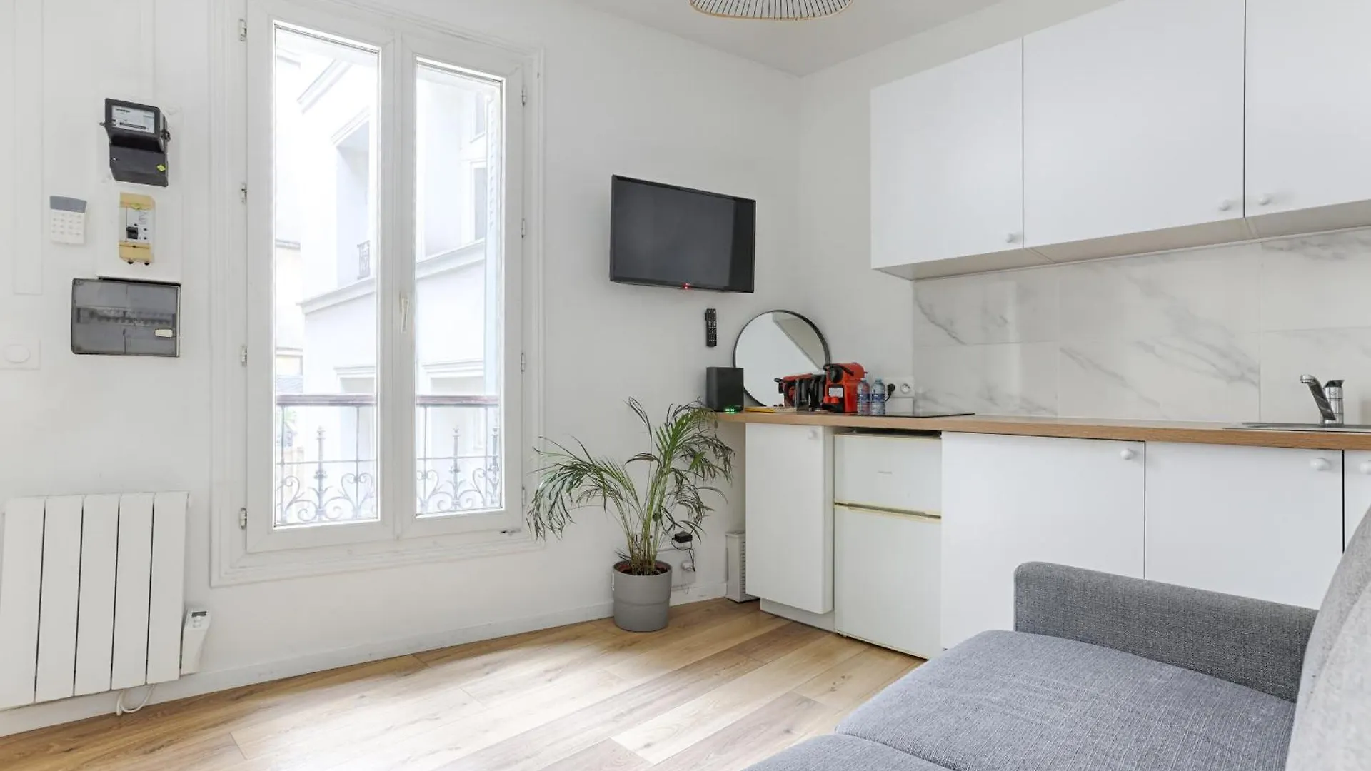 Montmartre/Moulin Rouge Studio Apartment Paris
