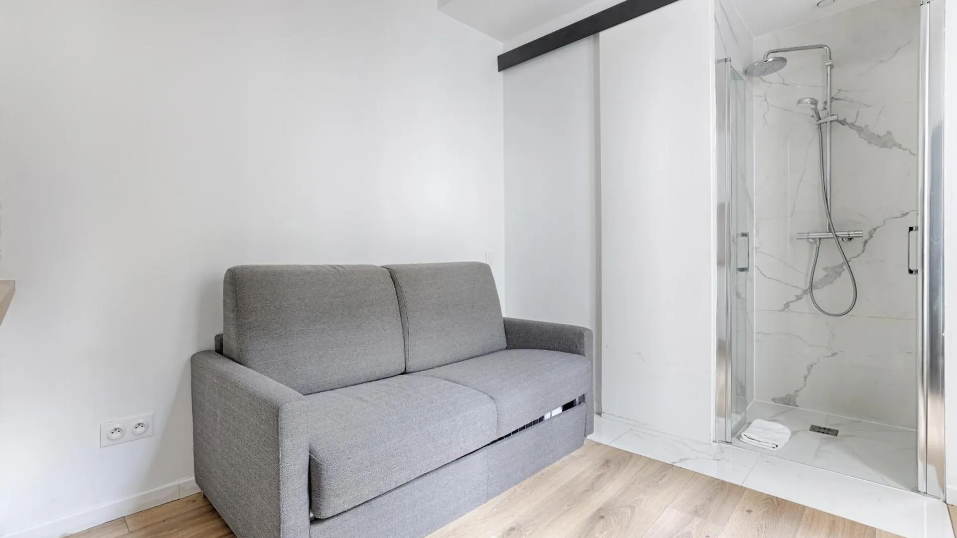 Montmartre/Moulin Rouge Studio Apartment Paris